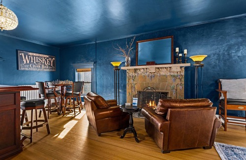 Duluth House | Billiards Suite | 1,100sqft Lounge Inspired Luxury