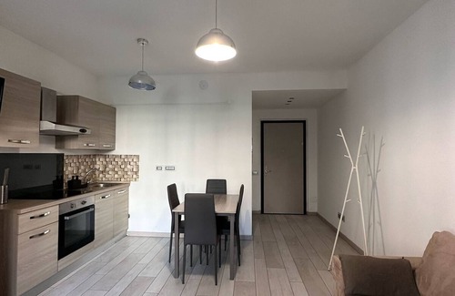 Rozzano Apartment | Bilocale Moderno e Confortevole con Terrazzo