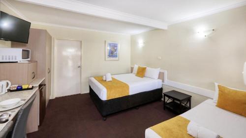 Biloela Hotel | Biloela Centre Motel & Grevillea Steakhouse & Bar