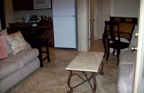 Camelback East Condo | Biltmore Golf and Resort (just steps away from the fabulous Biltmore Hotel)