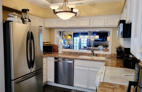 Camelback East Condo | Biltmore Golfcourse & Mountain Views