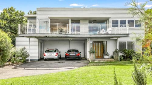 Killcare Heights House | 'Binalong House' by Accom Holidays