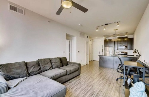 North Burnet Apartment | Bindel, 30+ nights, Domain + Pet Friendly