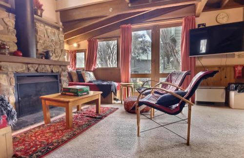 Dinner Plain Ski Chalet | Bindi - Alpine Getaways's Chalet at Tower Rd