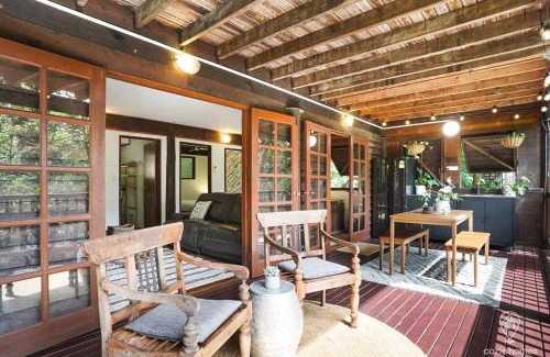 Brinsmead House | Bindi Treehouse - Elevated Pole Home