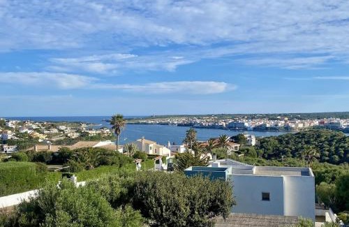 Cala Llonga Villa | Bini Moxonia Villa de lujo con Vistas al mar, piscina, barbacoa Espectacular Jardín