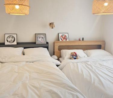 Yongsan-gu Apartment | BINNA STAY Itaewon 7 min Walk Entire House w Terrace Welcome Meal Free Bibimbap 1 time per stay