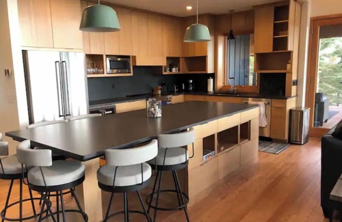 Tofte Cabin | Birch Bluffs, modern eco friendly house, 5 minutes from Lutsen Mountain.