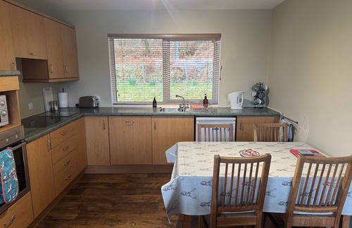 West Laroch Cottage | Birch Cabin - a cabin that sleeps 4 guests in 2 bedrooms