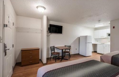 Independence Hotel | Birch Hill Suites Kansas City - Independence