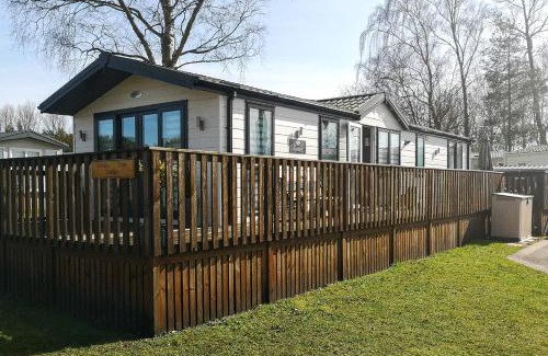 Jedburgh House | Birch Tree Lodge 96 Main park