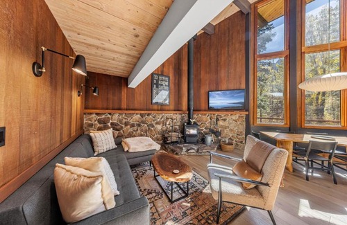 Alpine Meadows House | Birchwood Retreat by Tahoe Getaways - Newly Remodeled Pet Friendly Home in Alpine Meadows with Wood Fireplace, Hot Tub & Ski Shuttle!