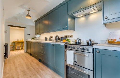 Weybourne House | Bird Cottage