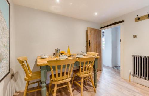 Weybourne House | Bird Cottage