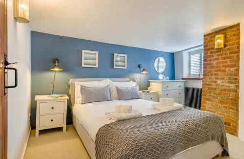 Weybourne House | Bird Cottage