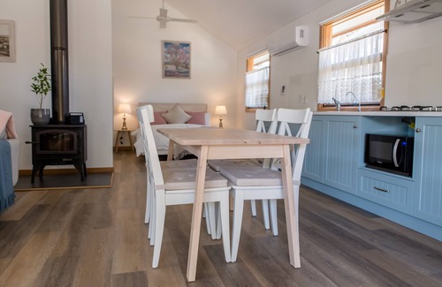 Adelaide House | Bird In Hand Cottage