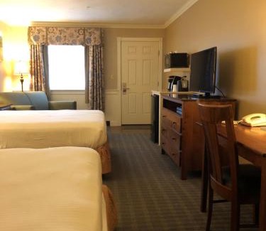 Bird In Hand Hotel | Bird-in-Hand Family Inn