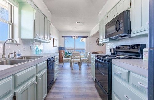 Hallsburg House | Bird's Eye View- Lake Access!