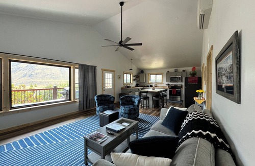 Gardiner Apartment | Bird's-Eye view of the Yellowstone River.