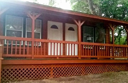 Boerne Cabin | BirdHouse Suite @ HomeAway Ranch