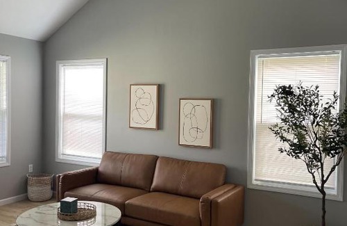 Hamilton Apartment | Birdie Mae - 2 bedroom House in DT Hamilton