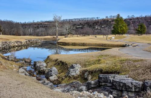 Lake Ozark House | Birdie's Bliss 2BR Condo Sleeps 6