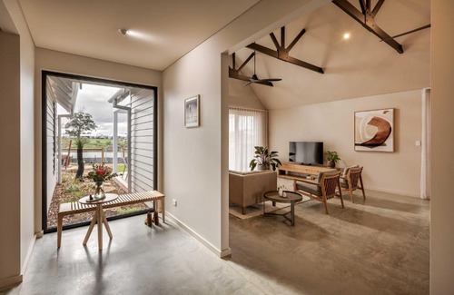Witchcliffe House | Birdnest Parrot