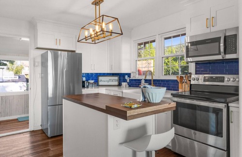 Leamington House | Birds Eye View on Erie w/Hot Tub