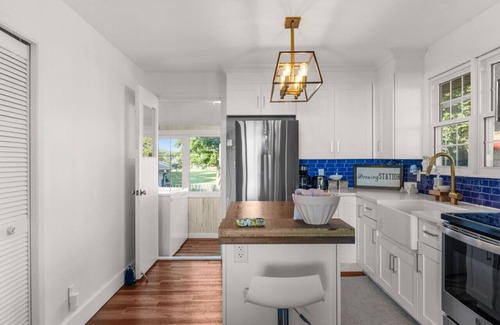 Leamington House | Birds Eye View on Erie w/Hot Tub