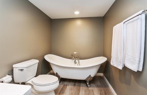 Bridgman House | Birds of a Feather Lodge
