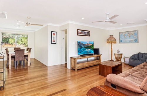 North Boambee Valley House | Birdsong Retreat - a quiet oasis
