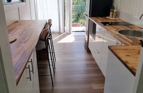 Kuranda House | Birdwatcher's Oasis | Tiny Home | Cassowary Visitors