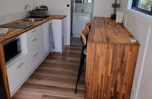 Kuranda House | Birdwatcher's Oasis | Tiny Home | Cassowary Visitors