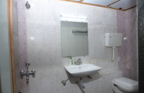 Nashik Road Hotel | Birla Ayurveda Nashik Stay Center
