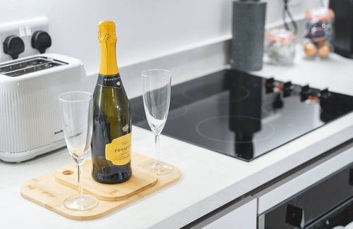 Sheffield Apartment | Birtin Works Apartments-Deluxe Room-City Centre