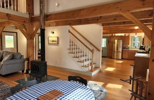 Bristol House | Biscay Repose, Biscay Pond, Bristol. Private, spacious, family friendly