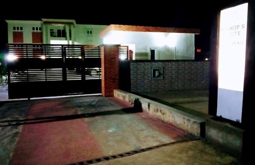 Biogbolo Apartment | Bishop's Apartments and Suites