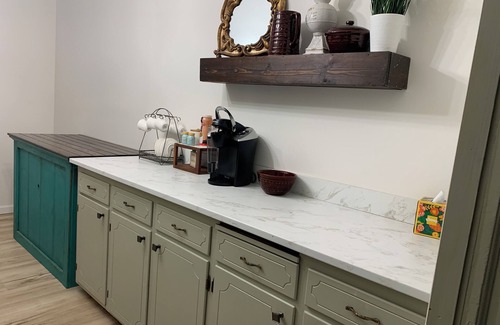 Searcy House | Bison Hall 4, no cleaning fee, near court square