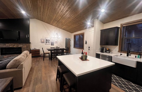Show Low House | Bison Haven Cabin-Your Home Away from Home