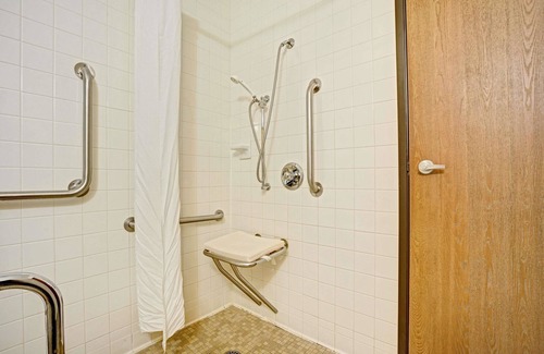 Moorhead Hotel | Bison Plains Lodge