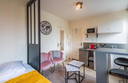 Nazelles-Negron Apartment | Bistrot 10