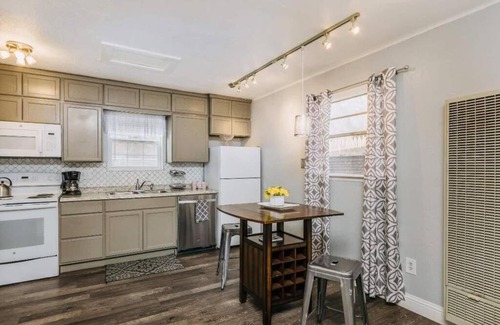 Amarillo House | Bivins Suite Perfectly Located off I-40