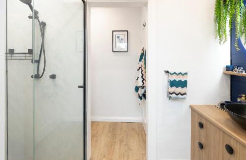 Forster Apartment | BJ Mick's Lakefront Apartment