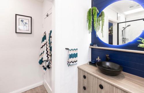 Forster Apartment | BJ Mick's Lakefront Apartment