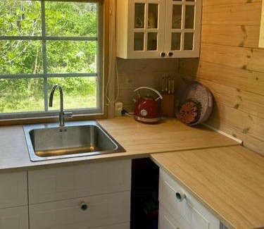 Maribo House | Blåt Sommerhus På Idylliske Askø