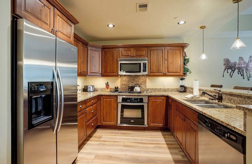 Steamboat Springs Condo | BL6105 | Spacious Mtn Condo | Private Hot Tub | Air Chilling | 4 Pools