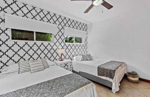 Playa Langosta Apartment | BLA1 3 Bedroom Condo with Direct Beach Access