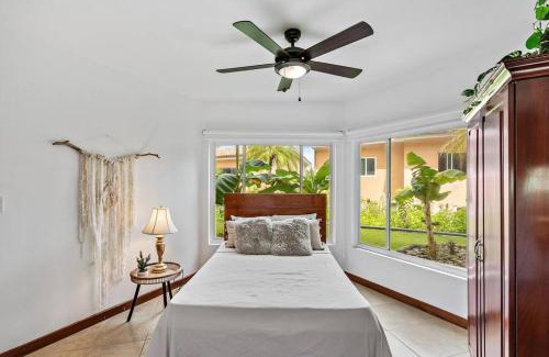 Playa Langosta Apartment | BLA1 3 Bedroom Condo with Direct Beach Access