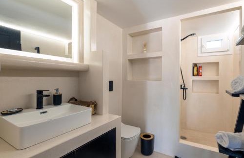 Apollonia Apartment | Black and White Apartment