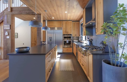 Morin Heights Ski Chalet | Black Bear /L’Ours Noir